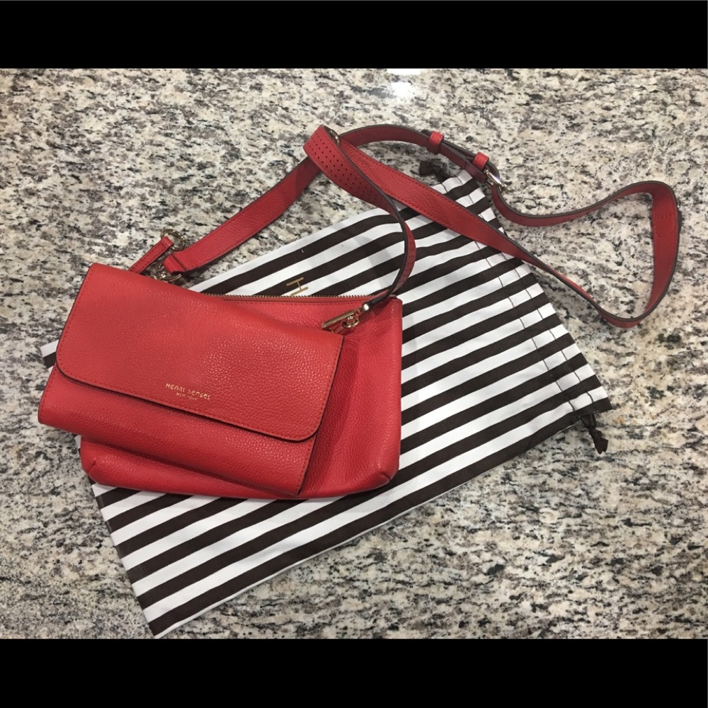 Henri Bendel Influencer Wallet On A String